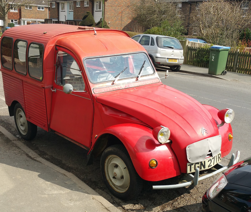 Illustration for article titled DOTS UK - 2CV Fourgonette Edition